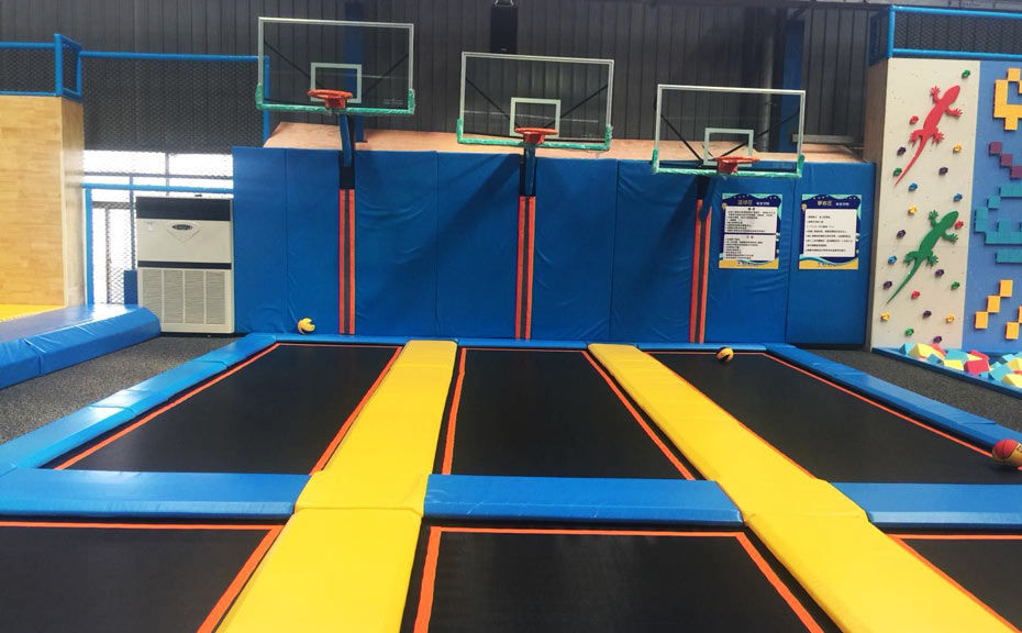 蹦床樂園